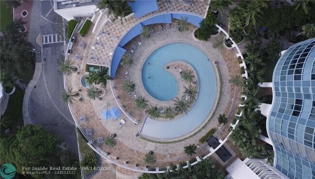 Foto del edificio - 100 E Las Olas Blvd