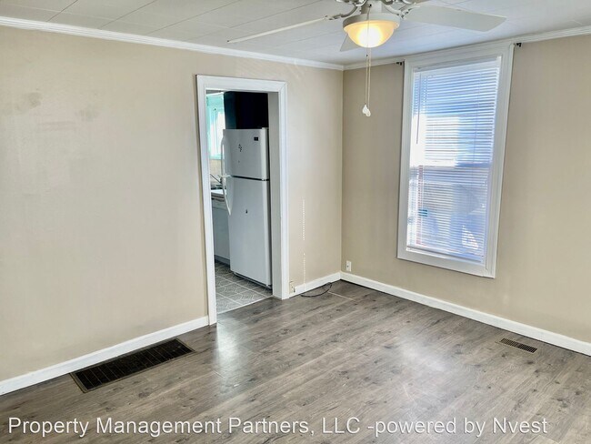 Foto del edificio - 3 br, 1 bath House - 1633 E Wellesley Ave