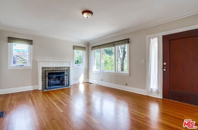 Foto del edificio - 1133 N Hudson Ave