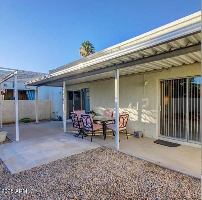 Foto del edificio - 2433 W Eugie Ave