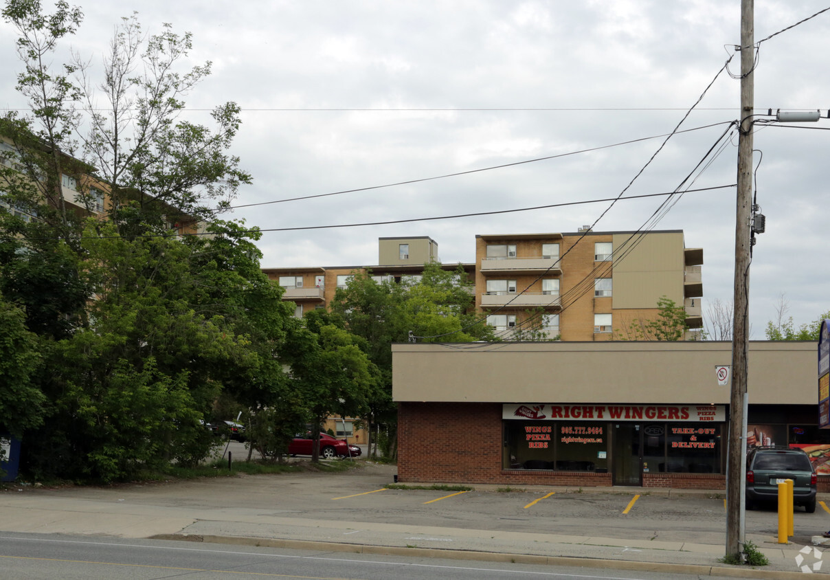 Building Photo - Saxony Apartments