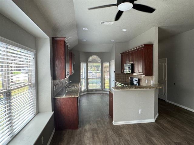 Foto del edificio - 421 Sandy Ln