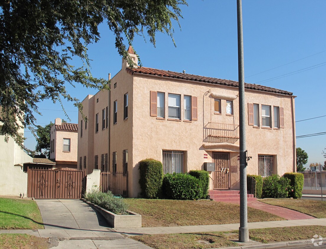 Building Photo - 2001 W 70th St