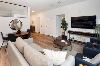 Building Photo - 202 Mill Rd