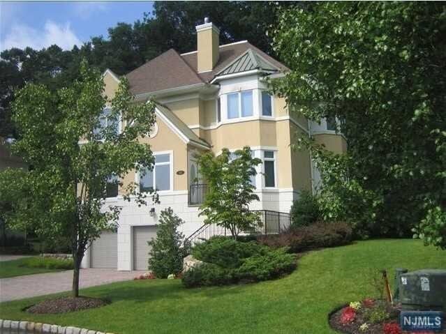 Building Photo - 160 Winding Creek