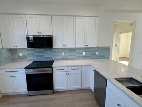 Building Photo - 6170 Briercrest Ave