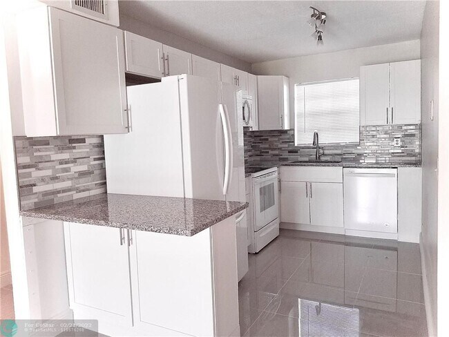 Foto del edificio - 321 Norwood Terrace