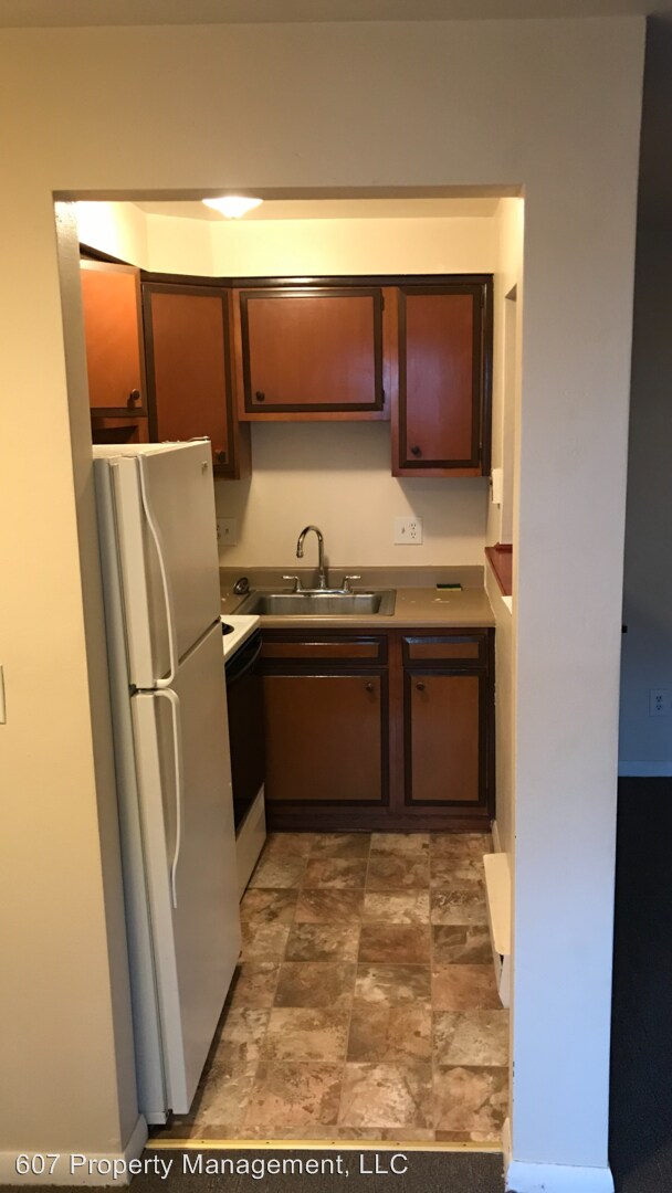 Building Photo - 73 Floral Ave