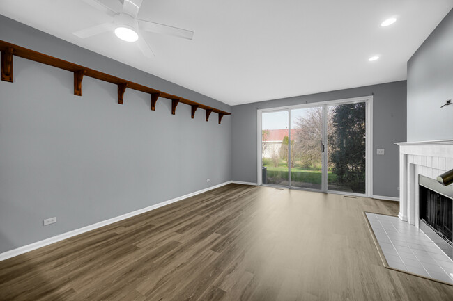 Foto del edificio - 4430 Quill Ln