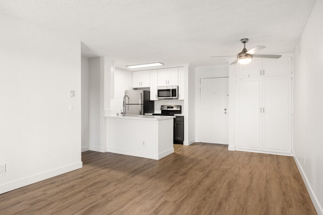 A dedicated space for connection and good food. - Bay Apartments