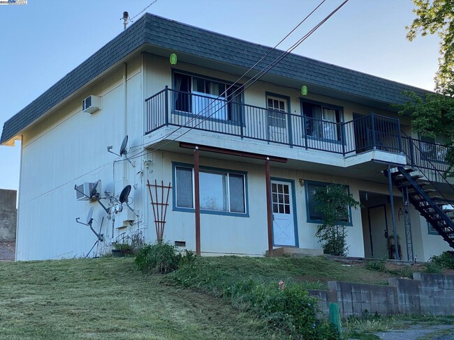 Foto del edificio - 17 Raggio Rd