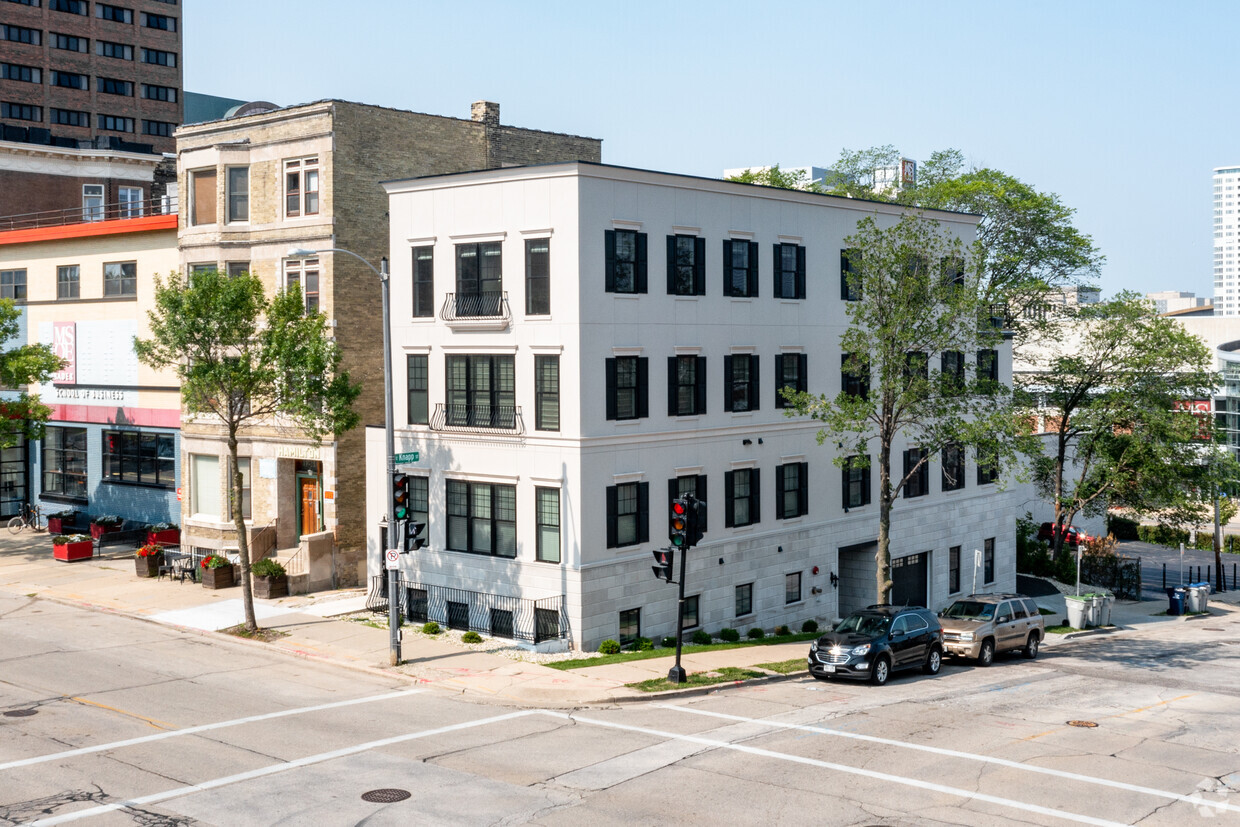 Primary Photo - 1245 N Milwaukee St