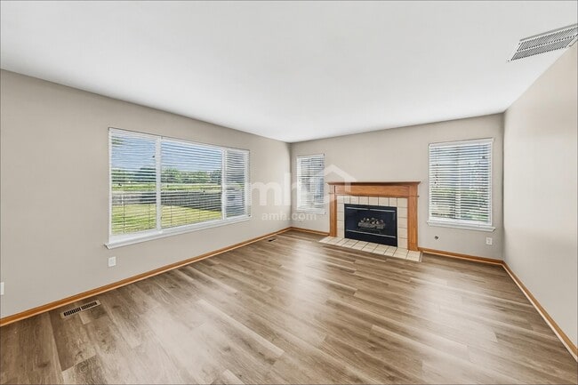 Building Photo - 14233 S Hillsdale Ct