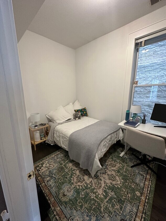 Foto principal - 2111 N Dayton St
