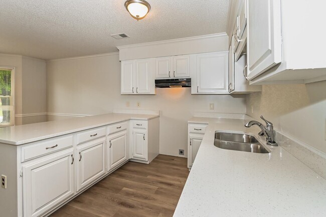 Foto del edificio - 7956 Tankerston Dr