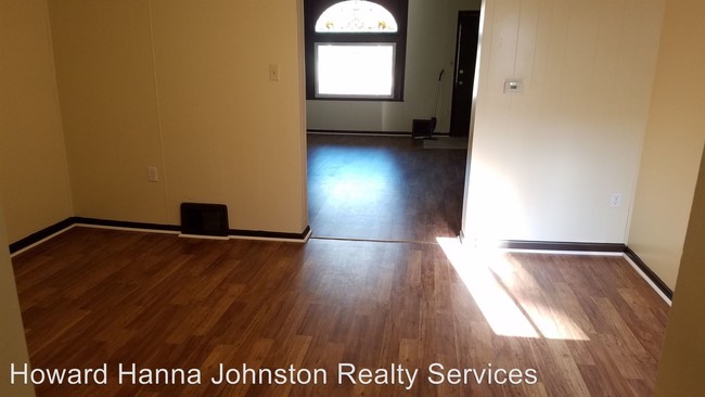 Building Photo - 3 br, 1 bath House - 3913 5th Ave