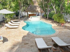 Building Photo - 3521 SW 23rd St