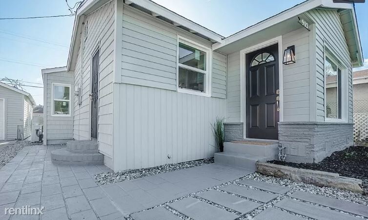 Primary Photo - 2 br, 1 bath House - 902 W 134th St