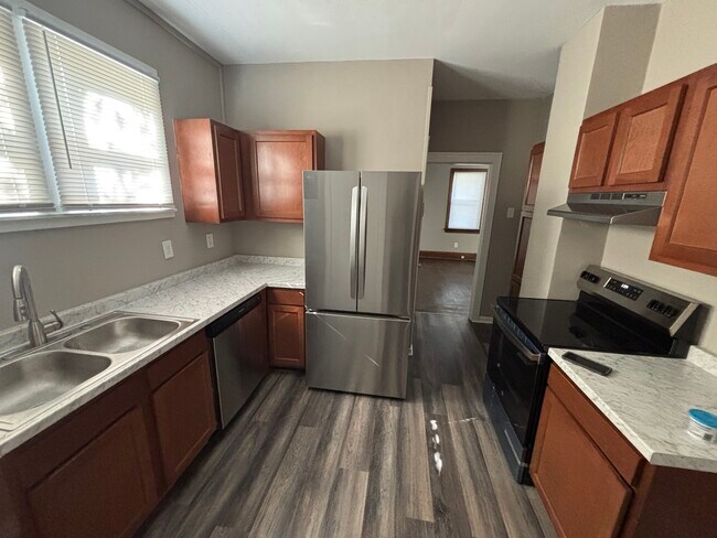 Foto del edificio - 1635 W North Bend Rd