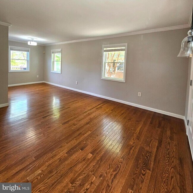 Foto del edificio - 2214 Arlington Terrace