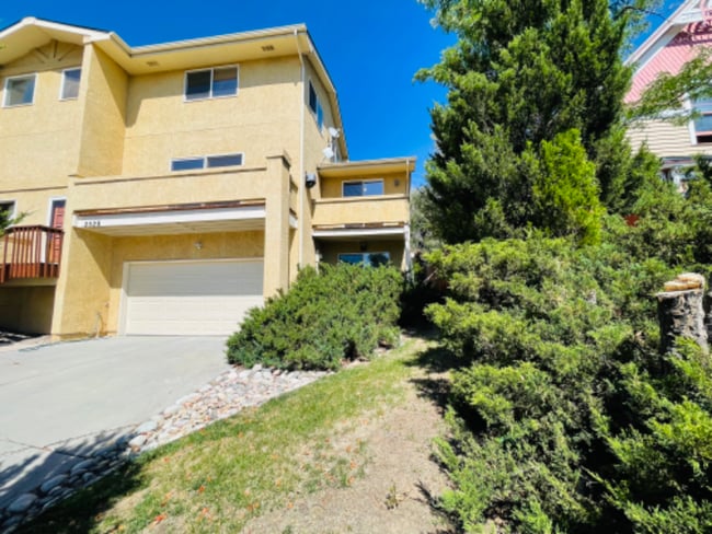 Photo - 2428 W Pikes Peak Ave (Colorado Springs, CO) Townhome