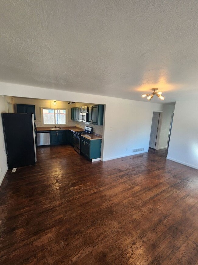 Building Photo - Wonderful Home