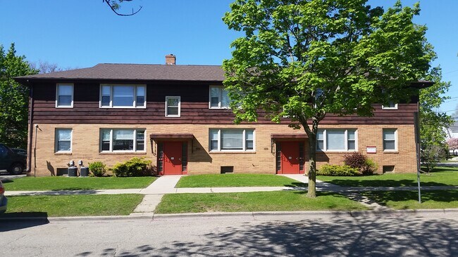 Building Photo - 902 S Brooks St