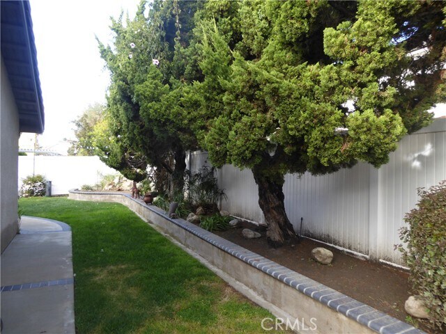 Building Photo - 8204 Carob St