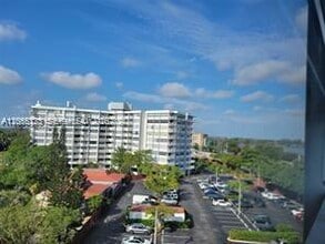 Building Photo - 1300 NE Miami Gardens Dr