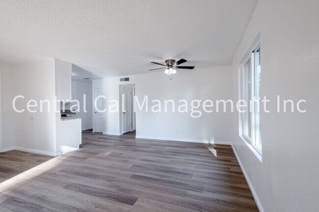 Foto del edificio - 4621 Auburn St