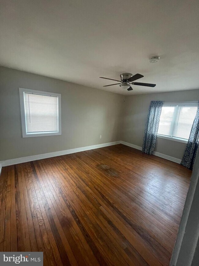 Building Photo - 3566 S Delsea Dr