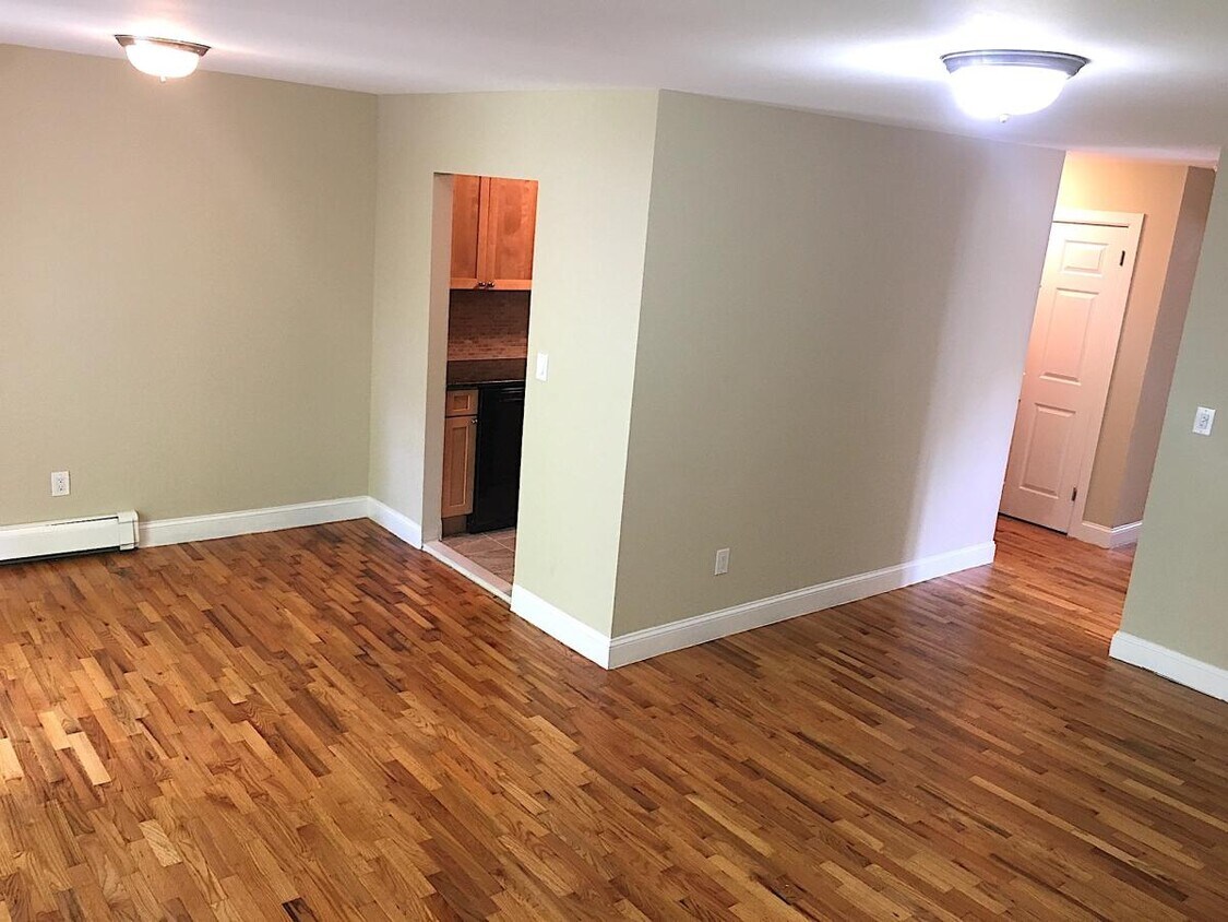 16 Cresthill Dr, Nyack, NY 10960 Apartments in Nyack, NY