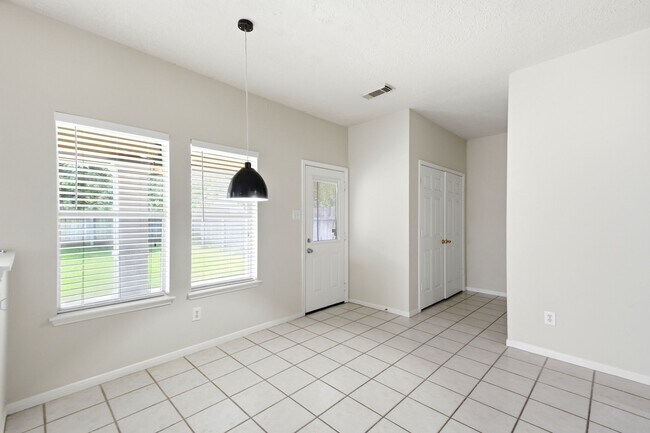 Foto del edificio - 3126 Waters View Dr