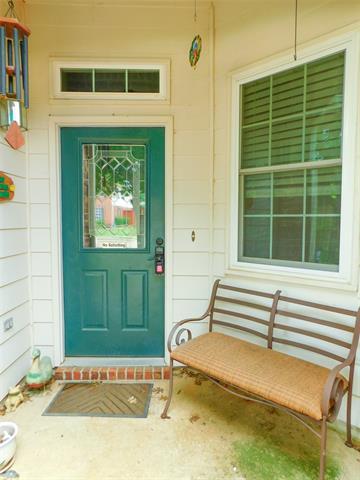 Foto del edificio - 7917 Seven Oaks Ln