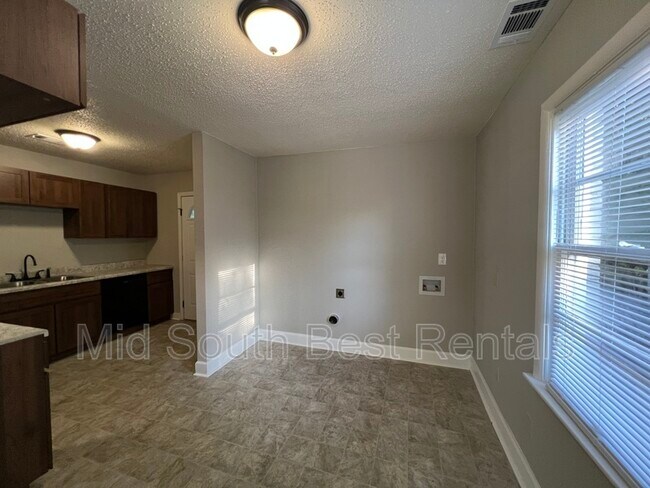 Building Photo - 1506 Sparks Cove