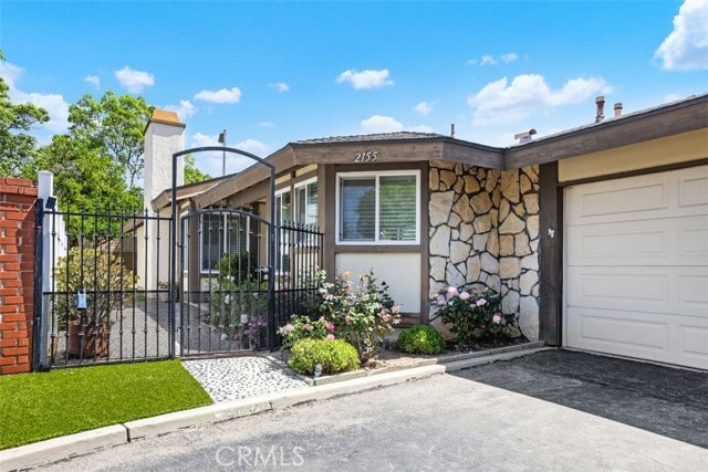 Building Photo - 2155 Barclay Ct