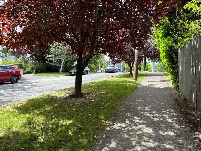 Foto del edificio - 2 Bedroom condo in the Best Location