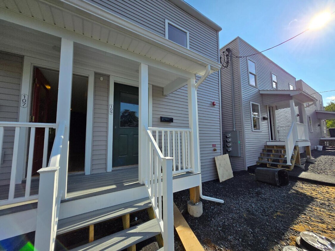 Foto principal - 109 2nd St