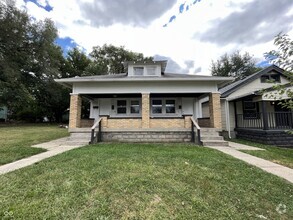 Building Photo - 3609 E Vermont St