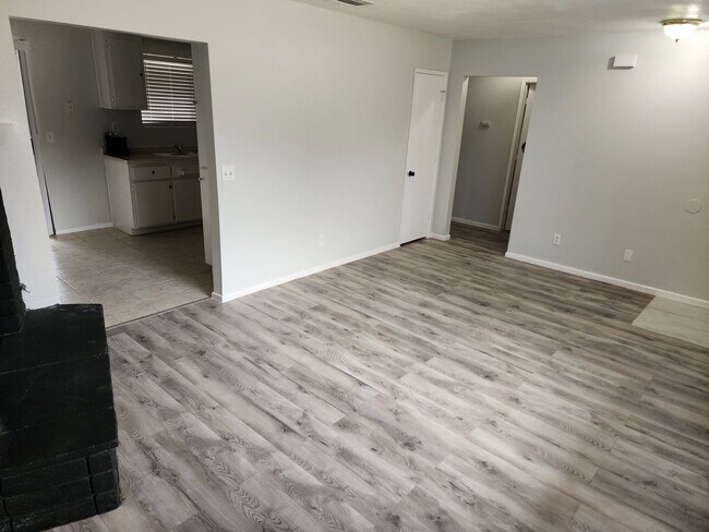 Foto del edificio - 15833 Serrano Rd