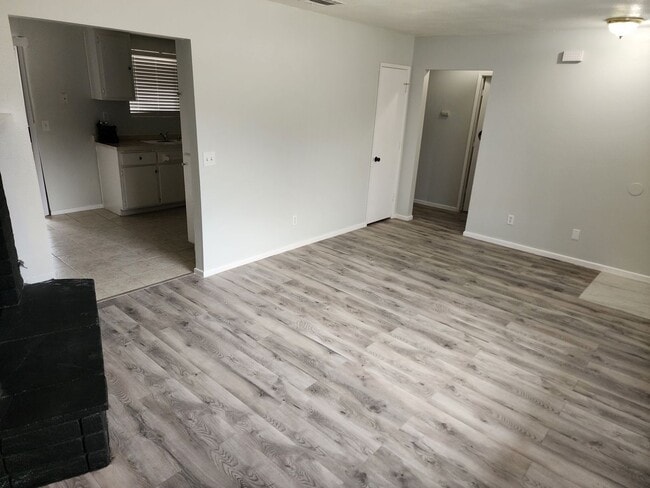 Building Photo - 15833 Serrano Rd