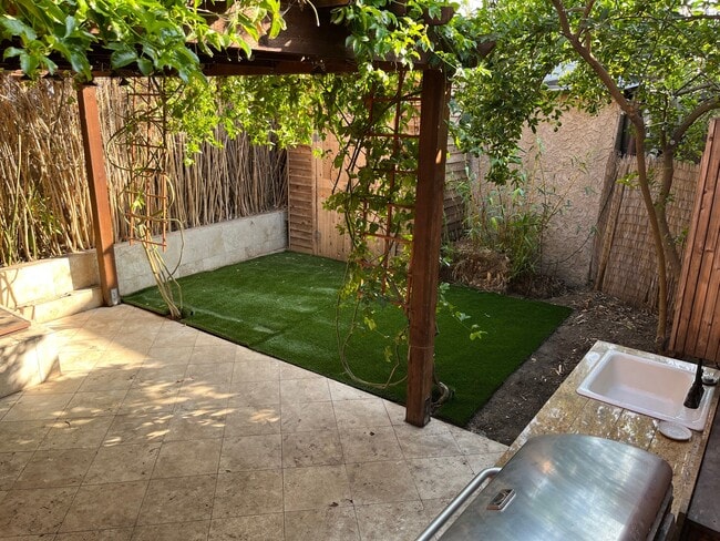 Photo - 1684 West Blvd House