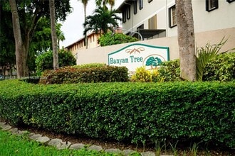 Building Photo - 9726 Hammocks Blvd