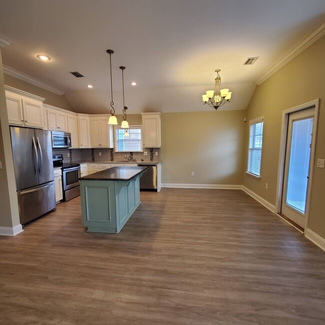 Building Photo - Modern Elegance Meets Southern Comfort: 4BR/2BA Gem in Northlake Neighborhood!