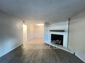 Building Photo - 6032 Northwest Expy