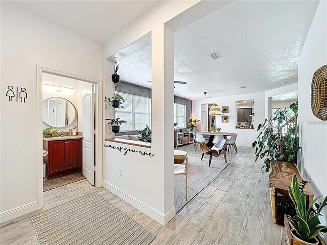 Foto del edificio - 11868 Thatcher Ave
