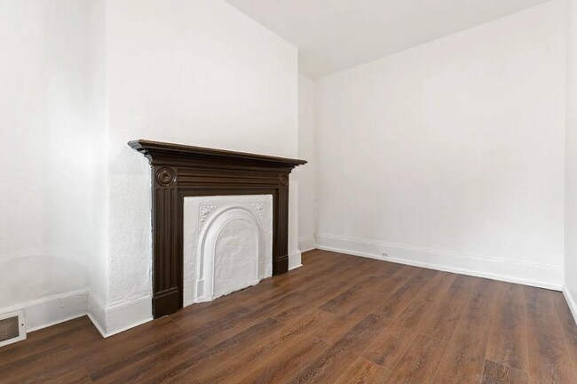 Foto del edificio - Beautiful 2 Bedroom home in South side ava...