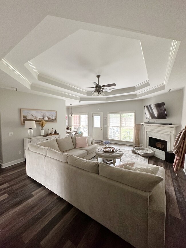 Building Photo - 5004 Hunter Ln