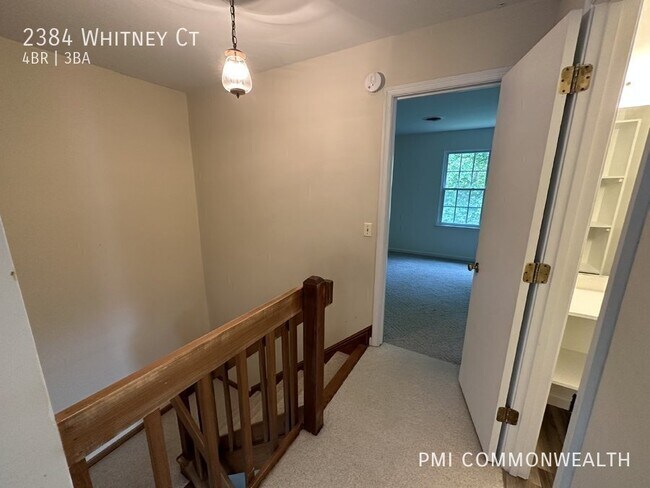 Foto del edificio - 2384 Whitney Ct