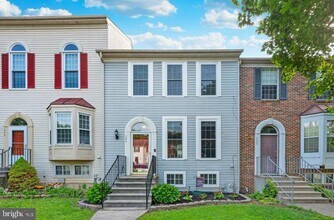 Building Photo - 394 Doral Ct